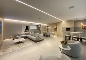 Foto 1 de Apartamento com 3 Quartos à venda, 239m² em Água Verde, Curitiba