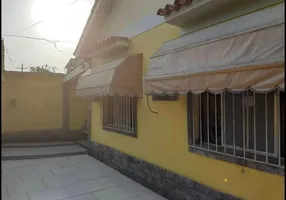 Foto 1 de Casa com 4 Quartos à venda, 180m² em Bangu, Rio de Janeiro