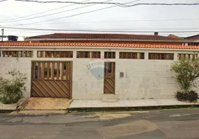 Foto 1 de Casa com 5 Quartos para alugar, 450m² em Planalto, Manaus