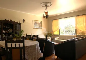 Foto 1 de Casa com 6 Quartos à venda, 224m² em Vila Ipiranga, Porto Alegre