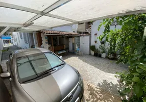 Foto 1 de Casa com 3 Quartos à venda, 209m² em Boqueirão, Santos