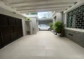 Foto 1 de Casa com 5 Quartos à venda, 420m² em Ponta da Praia, Santos