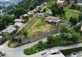 Foto 1 de Casa com 3 Quartos à venda, 1300m² em Vila Abernessia, Campos do Jordão