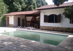 Foto 1 de Casa com 4 Quartos à venda, 400m² em Vila Progresso, Niterói