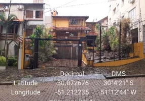 Foto 1 de Casa com 3 Quartos à venda, 360m² em Medianeira, Porto Alegre