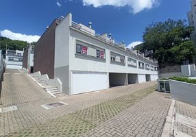 Casas para alugar na Avenida Pinheiro Borda, Cristal, Porto Alegre -  QuintoAndar