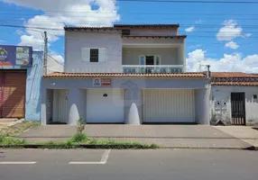 Foto 1 de Sobrado com 5 Quartos à venda, 270m² em Jaraguá, Uberlândia