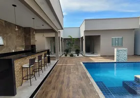 Foto 1 de Casa com 5 Quartos à venda, 375m² em , Aruanã