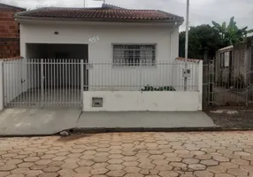 Foto 1 de Casa com 2 Quartos à venda, 100m² em Centro, Delfinópolis