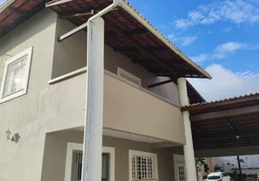 Foto 1 de Casa de Condomínio com 3 Quartos para alugar, 220m² em De Lourdes, Fortaleza