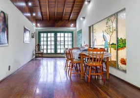 Foto 1 de Casa com 4 Quartos à venda, 360m² em Medianeira, Porto Alegre
