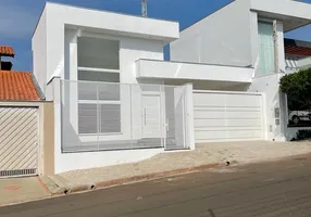 Foto 1 de Casa com 3 Quartos à venda, 160m² em Jardim Europa, Piraju