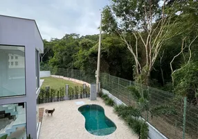 Foto 1 de Casa de Condomínio com 4 Quartos à venda, 330m² em Alphaville, Rio das Ostras