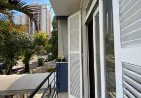 Foto 1 de Apartamento com 3 Quartos à venda, 98m² em Rio Branco, Porto Alegre