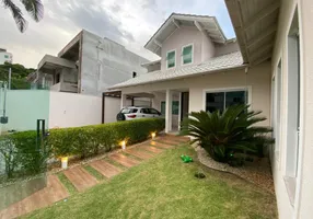 Foto 1 de Casa com 3 Quartos à venda, 249m² em Praia dos Amores, Balneário Camboriú