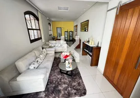 Foto 1 de Casa com 5 Quartos à venda, 130m² em Sagrada Família, Belo Horizonte