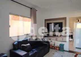 Foto 1 de Casa com 3 Quartos à venda, 130m² em Jardim Célia, Uberlândia