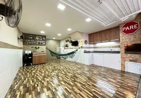 Foto 1 de Casa com 2 Quartos à venda, 117m² em Marapé, Santos
