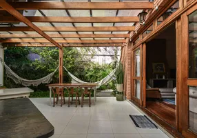 Foto 1 de Casa de Condomínio com 3 Quartos à venda, 500m² em Parque Munhoz, São Paulo