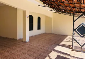 Foto 1 de Casa com 3 Quartos para alugar, 200m² em Marília, Marília