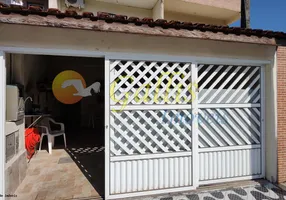 Foto 1 de Casa com 2 Quartos à venda, 110m² em Solemar, Praia Grande