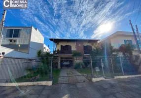 Foto 1 de Sobrado com 4 Quartos à venda, 300m² em Dom Bosco, Itajaí