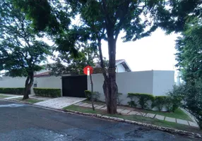 Foto 1 de Casa com 4 Quartos à venda, 253m² em Jardim Bela Vista, Campo Grande