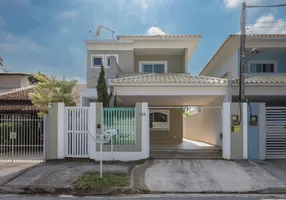 Foto 1 de Casa de Condomínio com 4 Quartos à venda, 240m² em Itaipu, Niterói