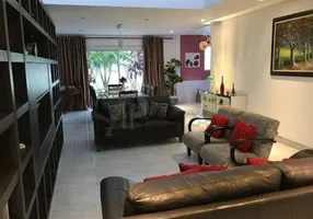 Foto 1 de Casa de Condomínio com 3 Quartos à venda, 285m² em Jardim Bibi, São Paulo