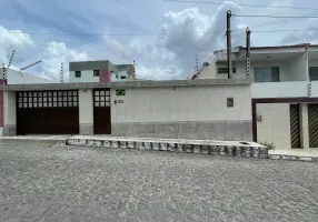 Foto 1 de Imóvel Comercial com 4 Quartos para alugar, 200m² em Salgado, Caruaru