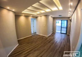 Foto 1 de Apartamento com 3 Quartos à venda, 105m² em Centro, Balneário Camboriú