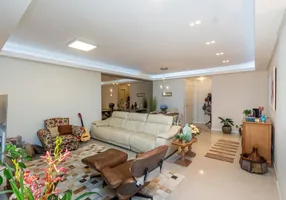 Foto 1 de Apartamento com 3 Quartos à venda, 178m² em Centro, Balneário Camboriú