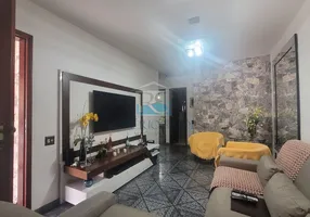 Foto 1 de Casa com 4 Quartos à venda, 182m² em Nova Macaé, Macaé