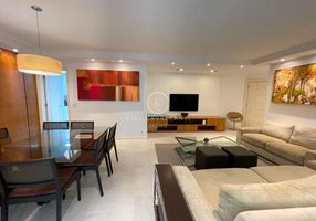 Foto 1 de Apartamento com 4 Quartos à venda, 157m² em Leblon, Rio de Janeiro