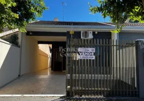 Foto 1 de Casa com 2 Quartos à venda, 69m² em Jardim Atami, Maringá