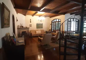 Foto 1 de Casa com 5 Quartos à venda, 235m² em Carlos Guinle, Teresópolis