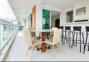 Foto 1 de Apartamento com 3 Quartos para venda ou aluguel, 180m² em Pitangueiras, Guarujá