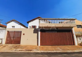 Foto 1 de Casa com 3 Quartos à venda, 236m² em Jardim Sao Carlos, São Carlos