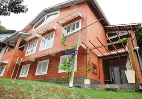 Foto 1 de Casa de Condomínio com 4 Quartos à venda, 205m² em Embu, Embu das Artes