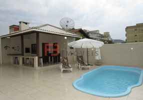 Foto 1 de Casa com 4 Quartos para alugar, 200m² em Canto Grande, Bombinhas