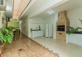 Foto 1 de Casa com 4 Quartos para venda ou aluguel, 309m² em Vila Roque, São Paulo