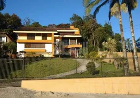 Foto 1 de Casa com 4 Quartos à venda, 435m² em América, Joinville