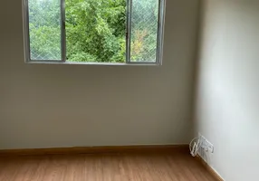 Foto 1 de Apartamento com 2 Quartos para alugar, 52m² em Parque Pinheiros, Taboão da Serra