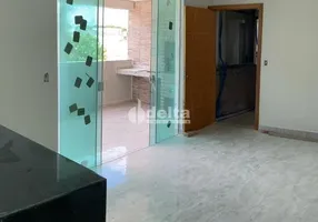 Foto 1 de Apartamento com 3 Quartos à venda, 85m² em Granada, Uberlândia