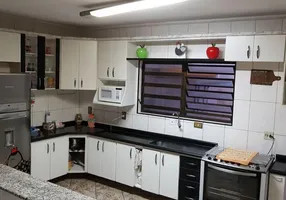 Foto 1 de Sobrado com 3 Quartos à venda, 220m² em Vila Camilopolis, Santo André