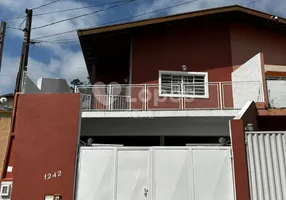 Foto 1 de Sobrado com 3 Quartos para venda ou aluguel, 170m² em Centro, Vinhedo