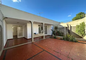 Foto 1 de Casa com 4 Quartos à venda, 190m² em Setor Sul, Goiânia