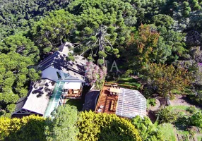 Foto 1 de Casa de Condomínio com 2 Quartos à venda, 211m² em Alto da Boa Vista, Campos do Jordão