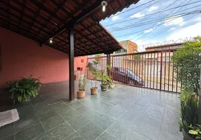 Foto 1 de Casa com 3 Quartos à venda, 133m² em Alípio de Melo, Belo Horizonte