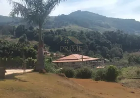 Foto 1 de Fazenda/Sítio com 5 Quartos à venda, 3200m² em Zona Rural, Itapeva